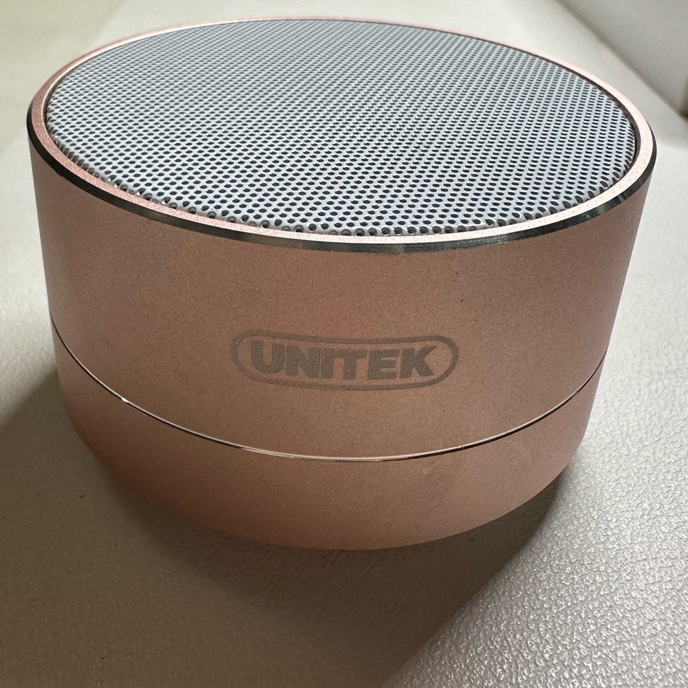 UNITEK mini portable speaker